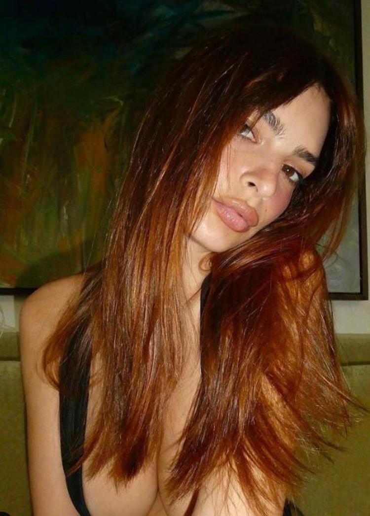 Emily Ratajkowski yeni imajını paylaştı Kızıla döndü