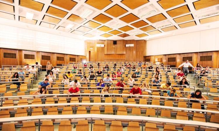Üniversite öğrencisi milyonları ilgilendiren emsal yaz okulu kararı Haksız şart teşkil etmez