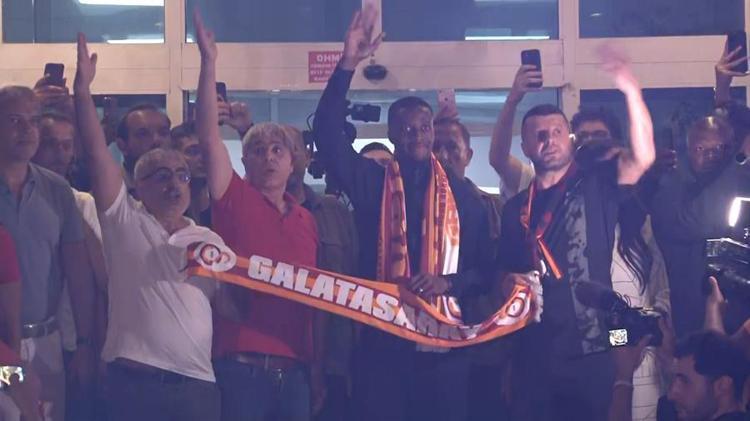 Ali Koça Zaha transferini unutturacak 2 yıldız teklif edildi: Orada duruyorlar git başkan