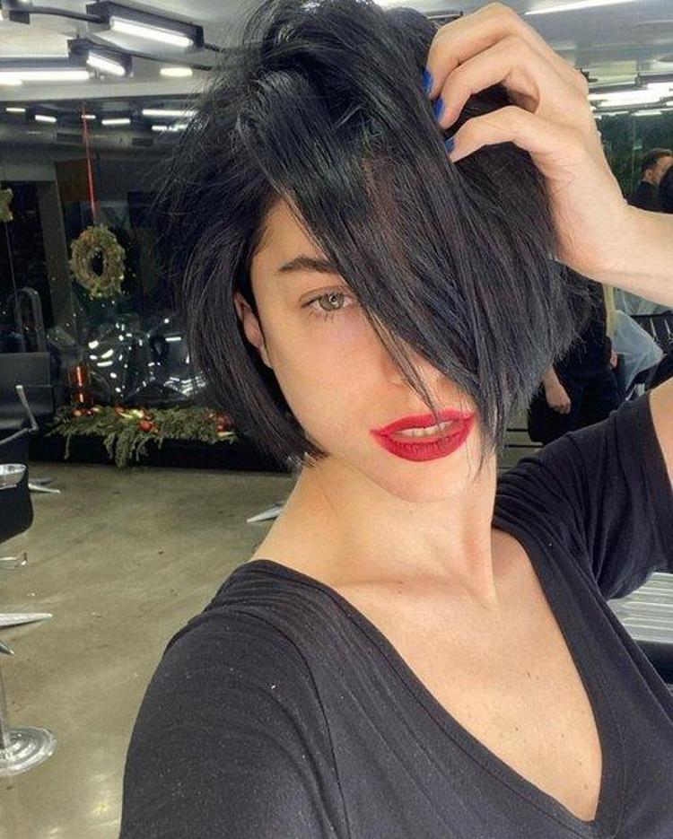 Merve Boluğur kendi hediyesini kendisi aldı Uzun uzun konuşuruz