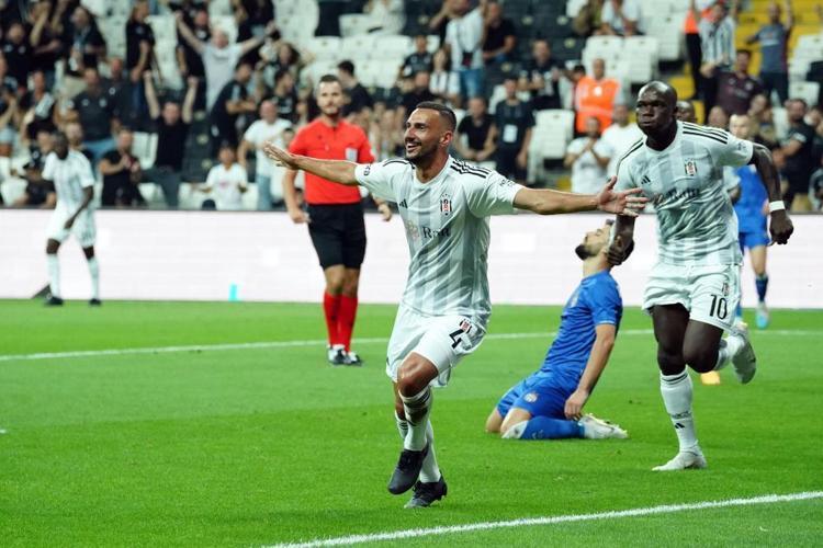 Semih Kılıçsoy 90+4te tarihe geçti Burak Yılmaz ve Şenol Güneş çıkardı