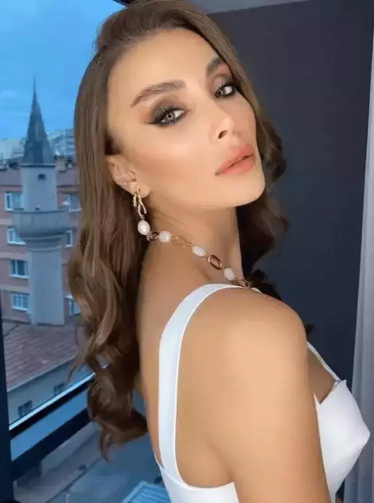 Özge Ulusoyu tiye alan Yeliz Yeşilmene cevap: Sana benzeyip 2+1 ev gibi mi olsun