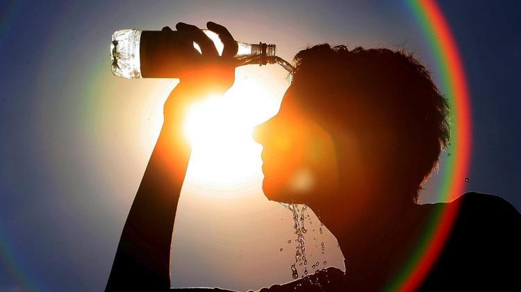Hava durumu ile ilgili son dakika gelişmesi Kavurucu sıcaklıklar ve yağmurun yağacağı iller belli oldu