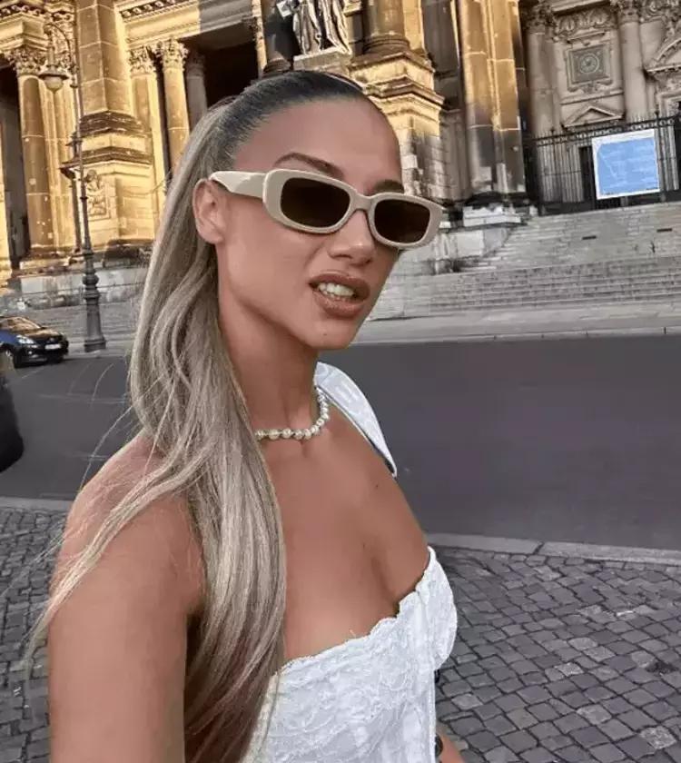 Aleyna Kalaycıoğlu tek başına tatile çıktı Fit haliyle dikkat çekti