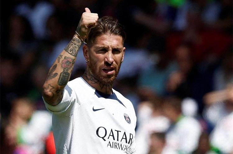 Gelirse Galatasarayda Ujfalusi etkisi yaratır Türkiye ve İspanya basını Ramos haberleriyle çalkalanıyor...