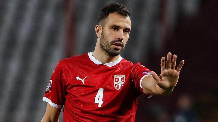 Emre Belözoğlu Zahanın kaptanına imzayı attırdı