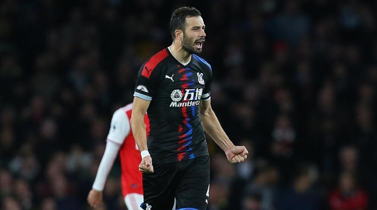 Emre Belözoğlu Zahanın kaptanına imzayı attırdı