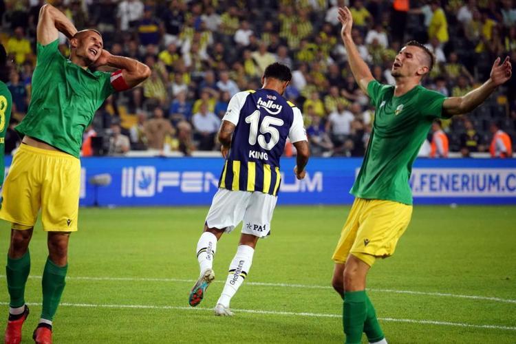 SEZONA GOLLERLE BAŞLADI