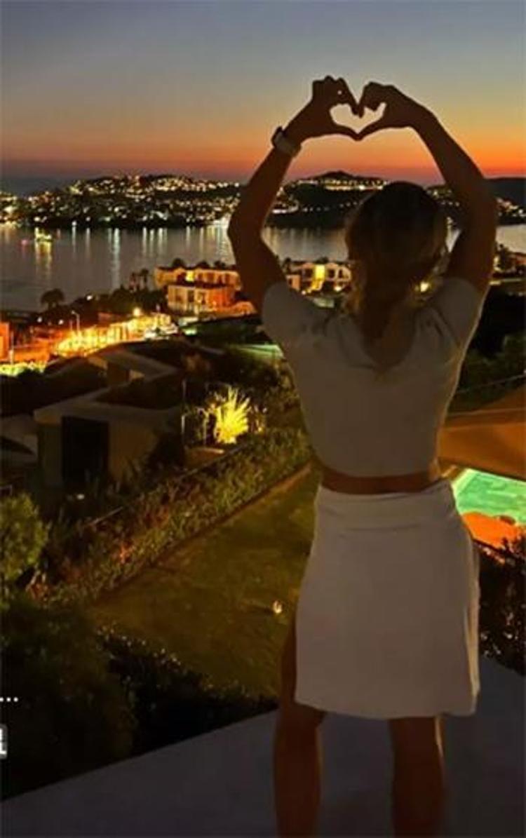 Her gün bu manzaralara uyanıyorlar: İşte ünlülerin lüks evleri