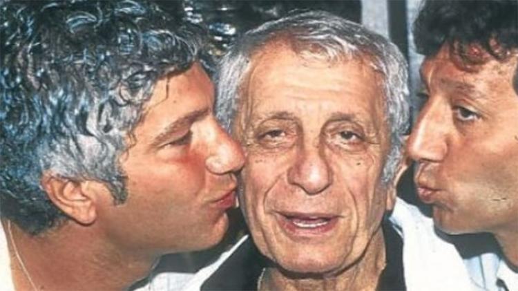Süheyl ve Behzat Uygur kardeşler babalarının doğum gününü kutladı