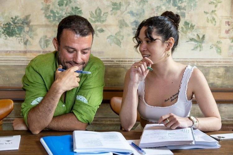 Dilek Taşı dizisi konusu nedir Kanal Dnin yeni dizisi Dilek Taşı oyuncuları kimler