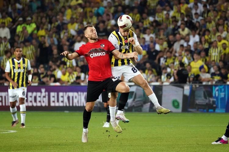 İsmail Kartal ilk maçta batırdı Dzeko tarihe geçti, maç sonu olay itiraf, penaltı, kırmızı kart