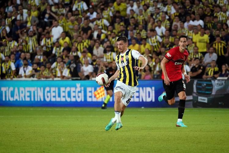 Fenerbahçe - Gaziantep FK maçında penaltı ve VAR itirafı: Duygularını kontrol edemiyor