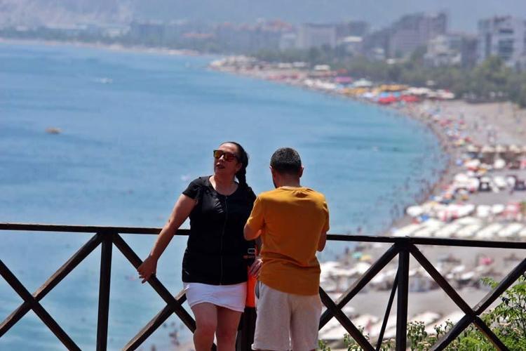 Meteorolojiden hava sıcaklığı uyarısı 11 derece birden artacak, 5 günlük rapor yayımlandı
