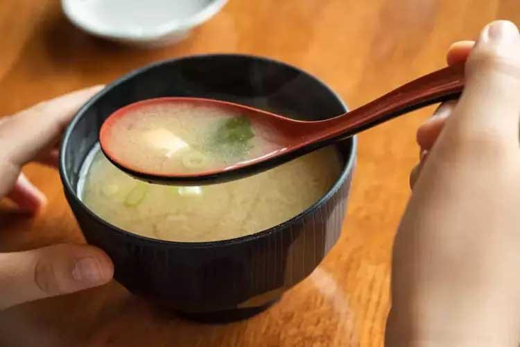 • Japon kahvaltısı - Çeşitlilik ve dengeli:
