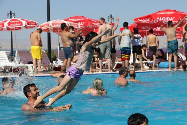 Ucuz tatil fırsatı başladı Fiyatlar yüzde 40 düştü