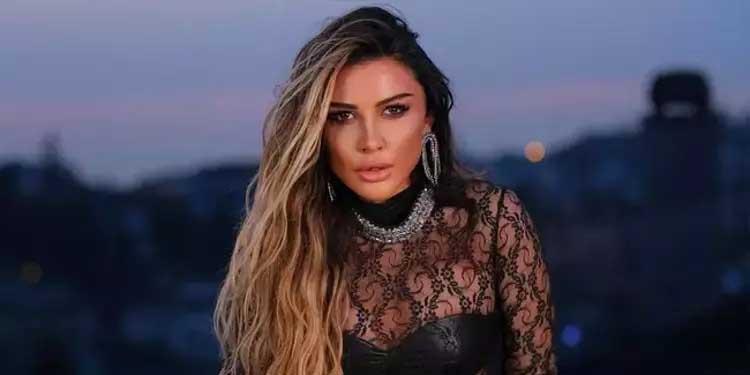 Sünnet derisi, ayı kanı, şimdi de anne sütü Selen Görgüzel anne sütü içmeye başladı