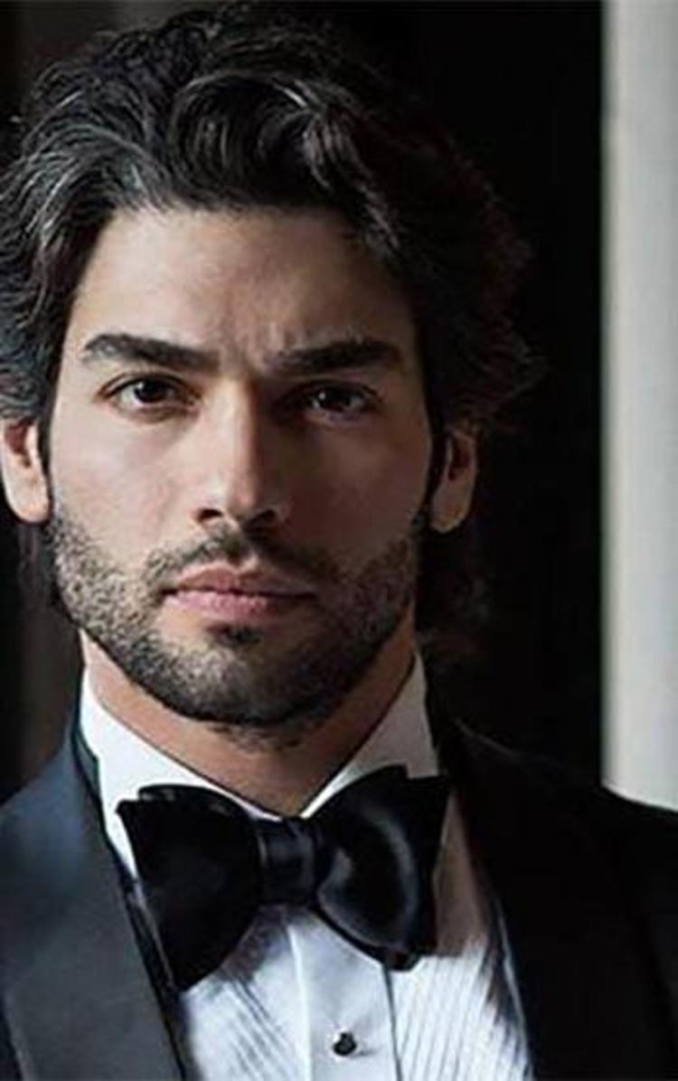 Ünlü oyuncu Şükrü Özyıldız kapkaççı yakaladı