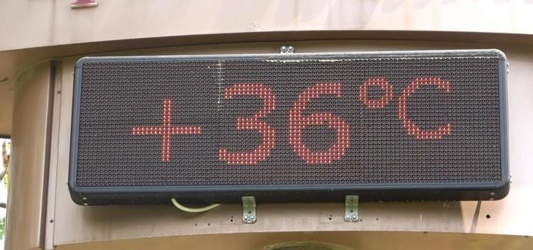 Meteoroloji ile ilgili son dakika gelişmesi Kavurucu sıcaklıkların yerini sağanak alıyor