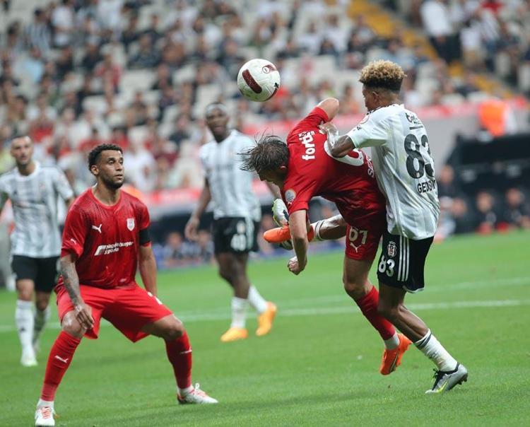 Hakem kararları Beşiktaş - Pendikspor maçına damga vurdu Tartışmalı pozisyona eski hakemden şok yorum geldi: Kadir Sağlam, uyanıklık yapma