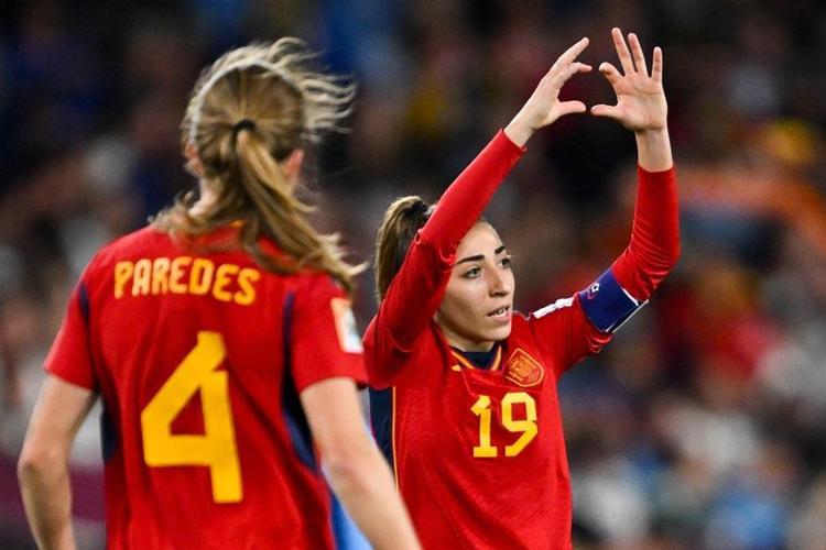 İspanya FIFA 2023 Kadınlar Dünya Kupasında şampiyon oldu, seremonideki skandal şok etkisi yarattı Başkan hakkında seks partisi iddiaları