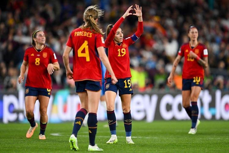 İspanya FIFA 2023 Kadınlar Dünya Kupasında şampiyon oldu, seremonideki skandal şok etkisi yarattı Başkan hakkında seks partisi iddiaları
