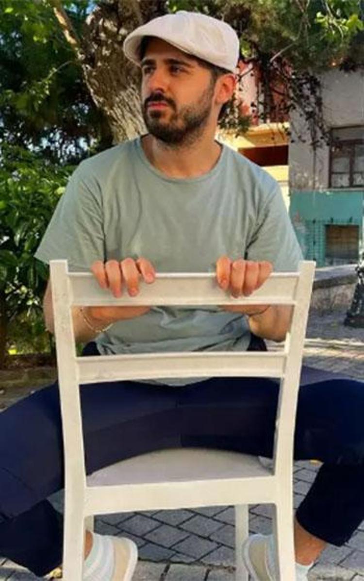 Emrahın çocuklarıyla verdiği poz tepki çekti
