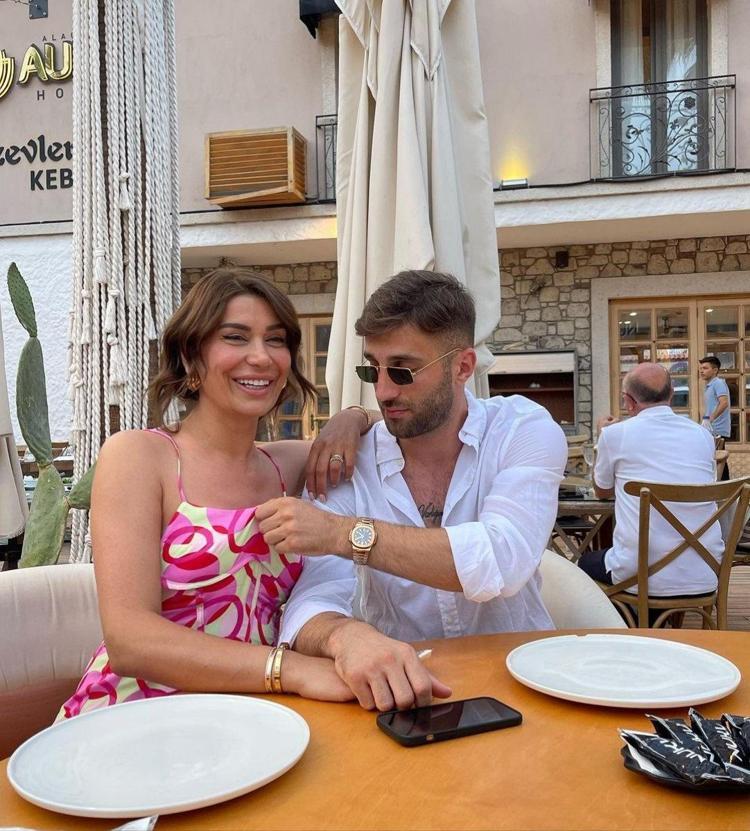 Kısmetse Olurun yeni sunucusu ünlü model oldu Gözler Öykü Serteri arar mı