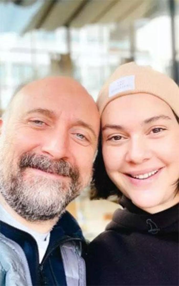 Bergüzar Korel imajını tazeledi: Yeni hali Esra Erola benzetildi