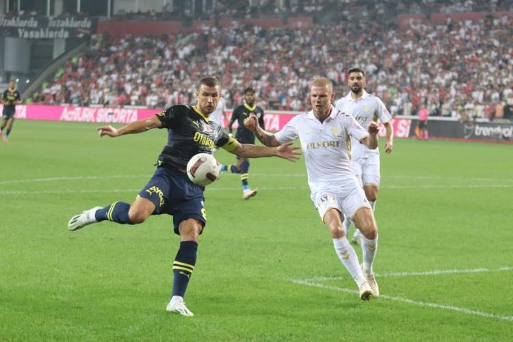 Aykut Kocamandan sonra bir ilk İsmail Kartal itiraf etti, Mert Hakan artık oynayamaz