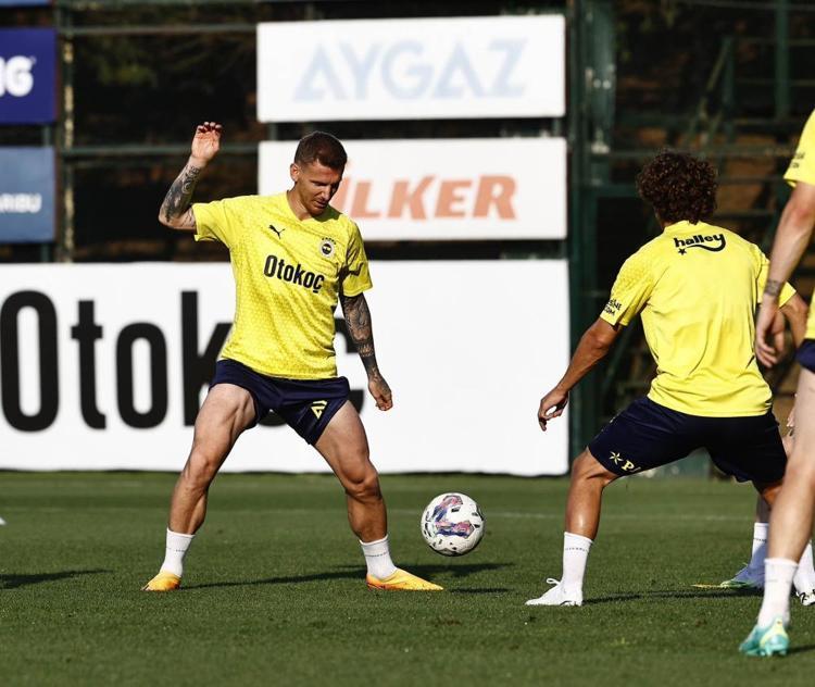 Fenerbahçede 19 gol atan forvete güle güle: Sana kadroda yer yok