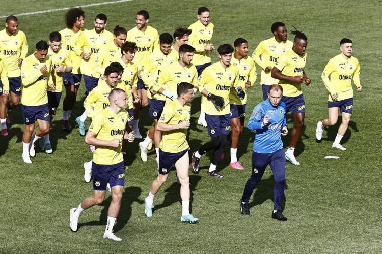 Fenerbahçede 19 gol atan forvete güle güle: Sana kadroda yer yok