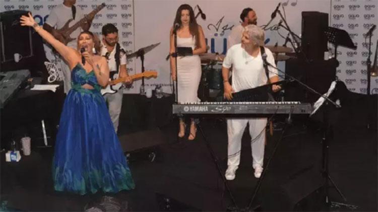 Işın Karaca ve sevgilisi teknede aşka geldi