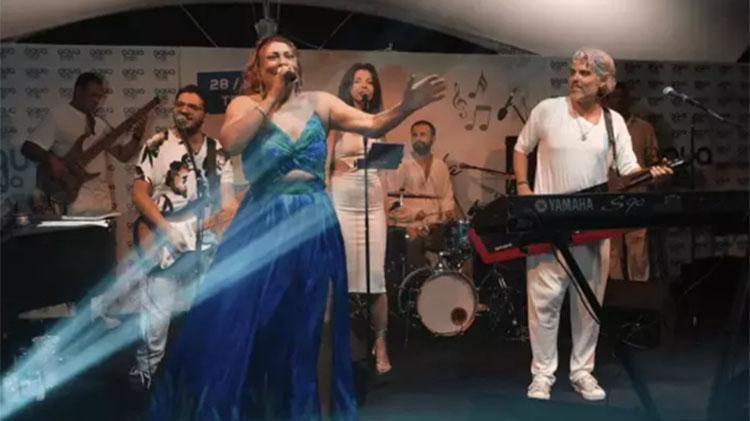 Işın Karaca ve sevgilisi teknede aşka geldi