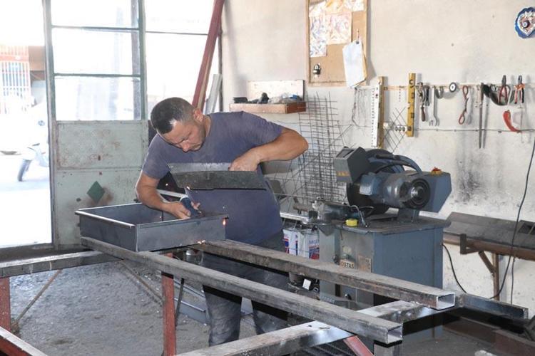 İnternette izlediği videolar kazanç kapısı açtı Hurdaları maddi kazanca dönüştürdü