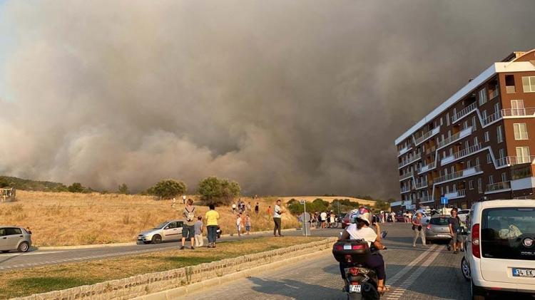 Çanakkalede orman yangıyla mücadele sürüyor Bakan Yumaklı son durumu açıkladı