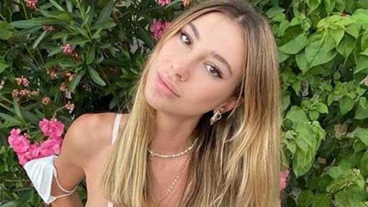 Şeyma Subaşının paylaşımı takipçilerini heyecanlandırdı Abla aramızda bir durak var