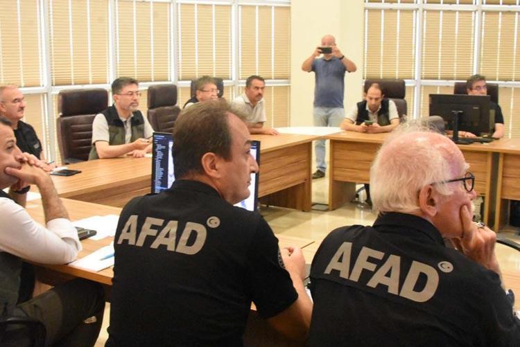 Çanakkalede orman yangıyla mücadele sürüyor Bakan Yumaklı son durumu açıkladı