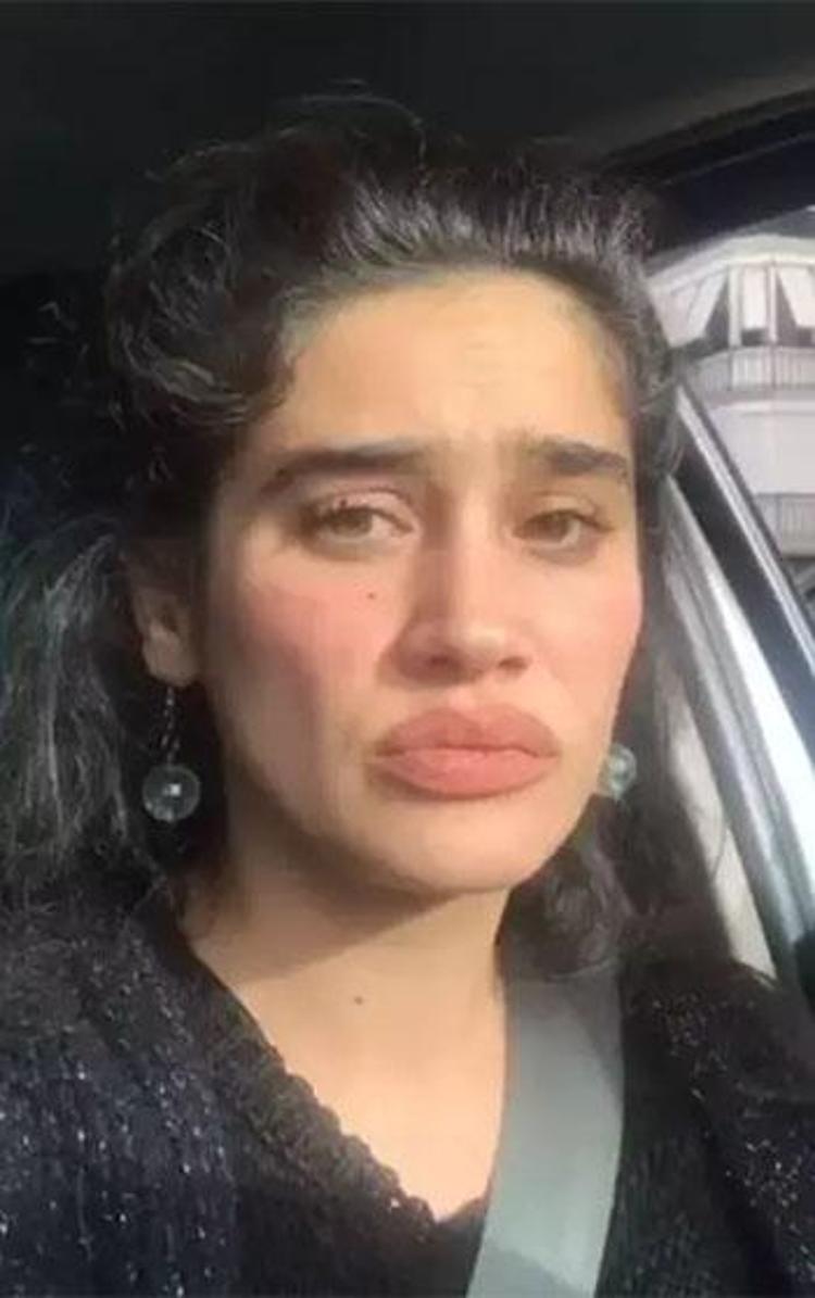 Meltem Miraloğludan şaşırtan poz 84 yaşındaki Patrick Grady ile evliliği çok konuşulmuştu