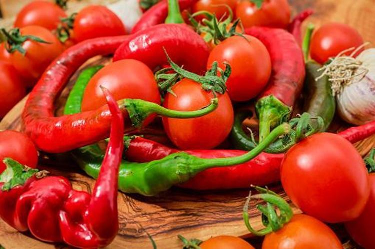Kışlık domateste seferberlik başladı, bütçeye büyük fayda sağlıyor