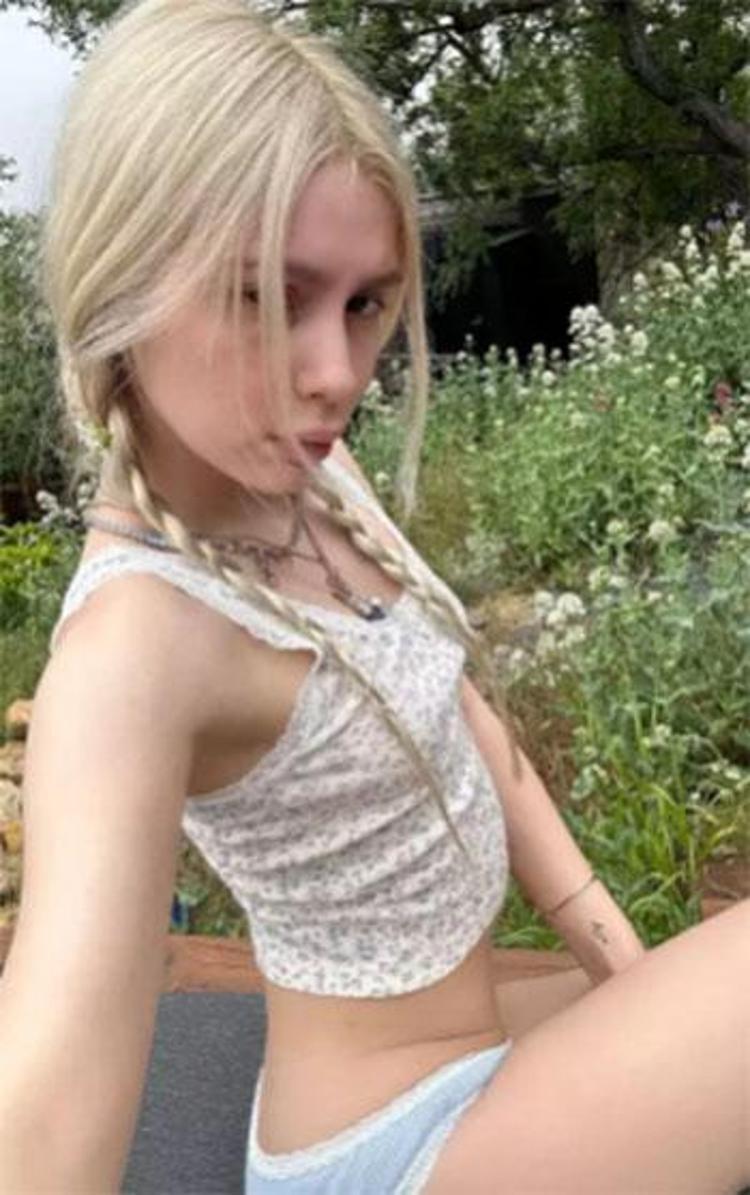 Aleyna Tilkiden şaşırtan pozlar: Ece Sükan kayıtsız kalamadı