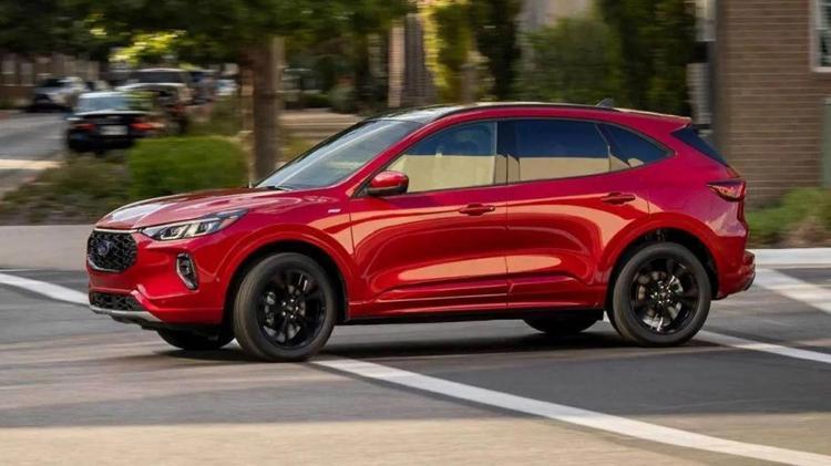 Ford SUV modeli Kuga Eylül fiyatları alıcısını selektörle çağırıyor Bu fiyat listesi 8 ay görülmedi