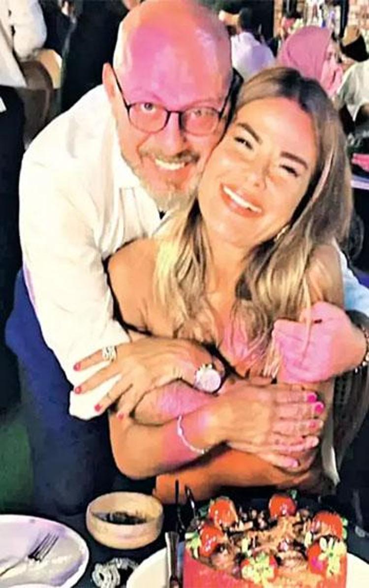 Özlem Yıldıza sevgilisi Mete Vardardan romantik kutlama
