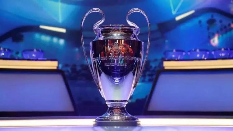 UEFA Şampiyonlar Ligi torbalarda hangi takımlar var Şampiyonlar Ligi 1,2,3,4 torba takımları...