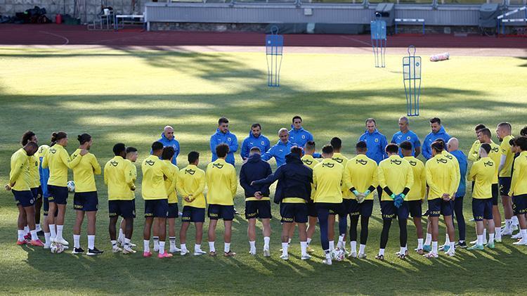 Fenerbahçeli yıldızın hesabı ifşa oldu Evde timsah besliyordu, sevgilisini yok saydı