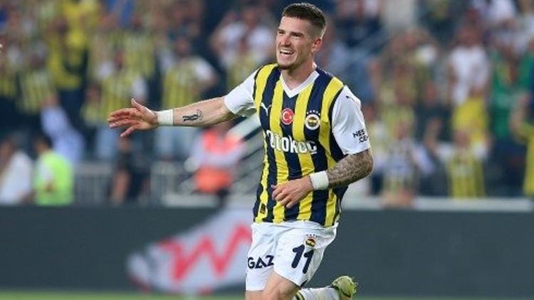 Fenerbahçeli yıldızın hesabı ifşa oldu Evde timsah besliyordu, sevgilisini yok saydı