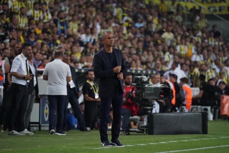 Ali Koç sadece onu getiremedi Dzeko ne yaptıysa olmadı, İsmail Kartal ille de istiyor