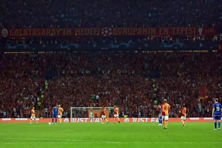 GALATASARAY, ŞAMPİYONLAR LİGİ GRUPLARINDA