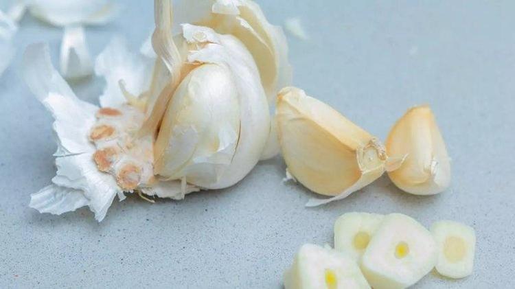 Asıl şifa kabuğunda saklı: Sarımsak kabuğunun faydaları listeye sığmıyor