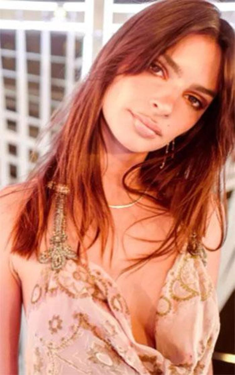 Emrata yatakta pozunu paylaştı: Irina Shayk kayıtsız kalamadı